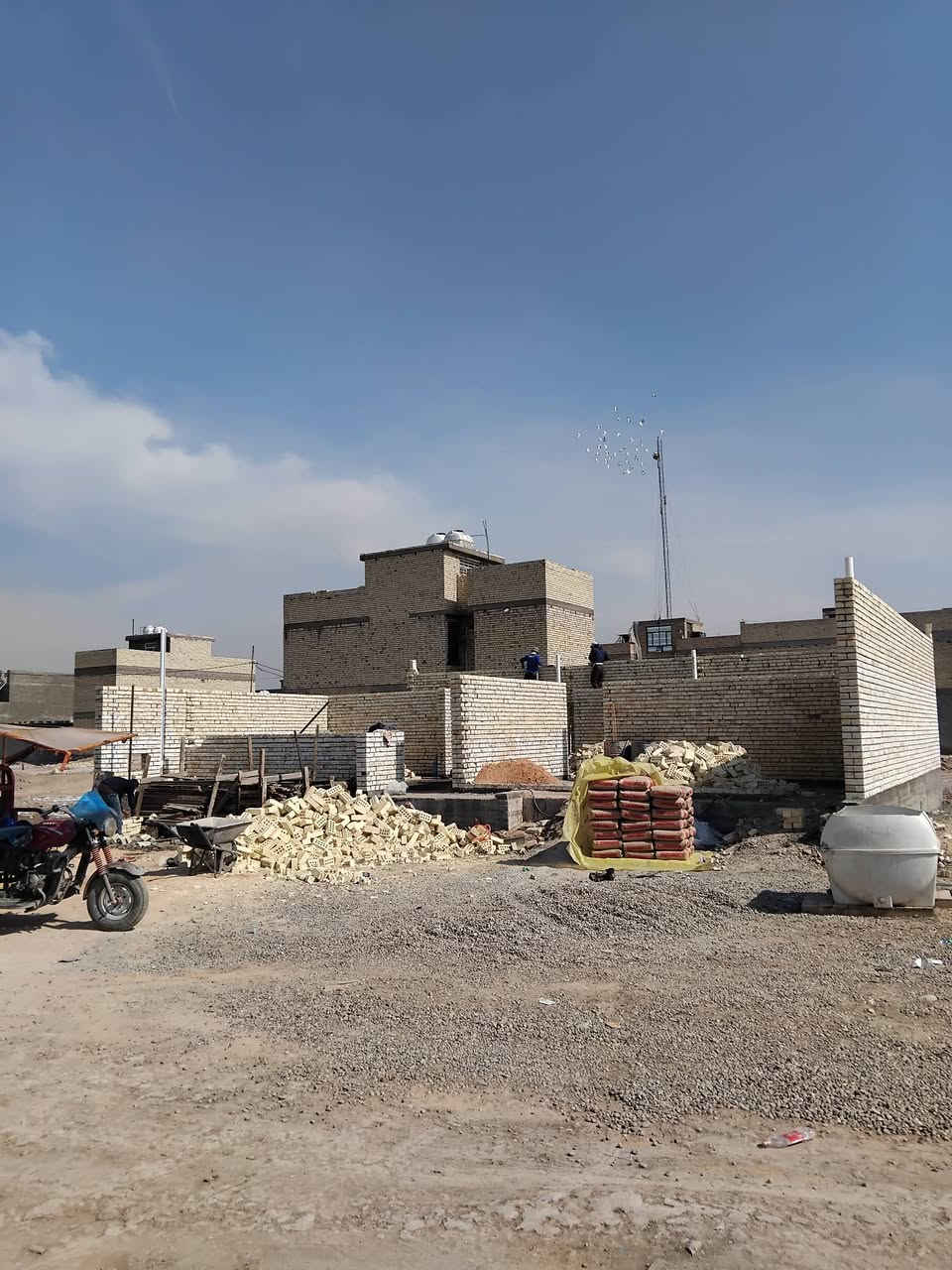 السلام عليكم نشتغل مقاولات عامة ترميم وبناء نشتغل عل متر او قطعي حسب الاتفاق موجودة مواقع العمل الي قيد الانشاء نماذج عمل تكدر تشوف الشغل 
الاستفسار تواصل  علي فيصل 
 ***********//***********
