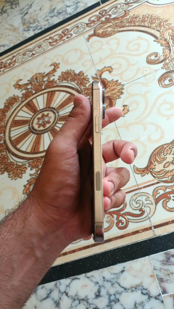 آيفون ١٦ برو ماكس • ٢٥٦ • بطارية ٩٠٪