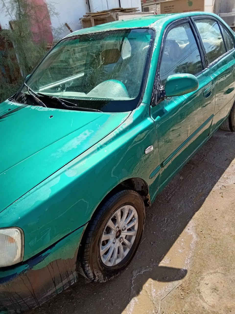 السلام عليكم سياره هيونداي فيرنه موديل 2001سياره كير عادي محرك نضيف السعر 35 وبيه مجال غير متواجد عل الفيس الاتصال على الرقم ***********
