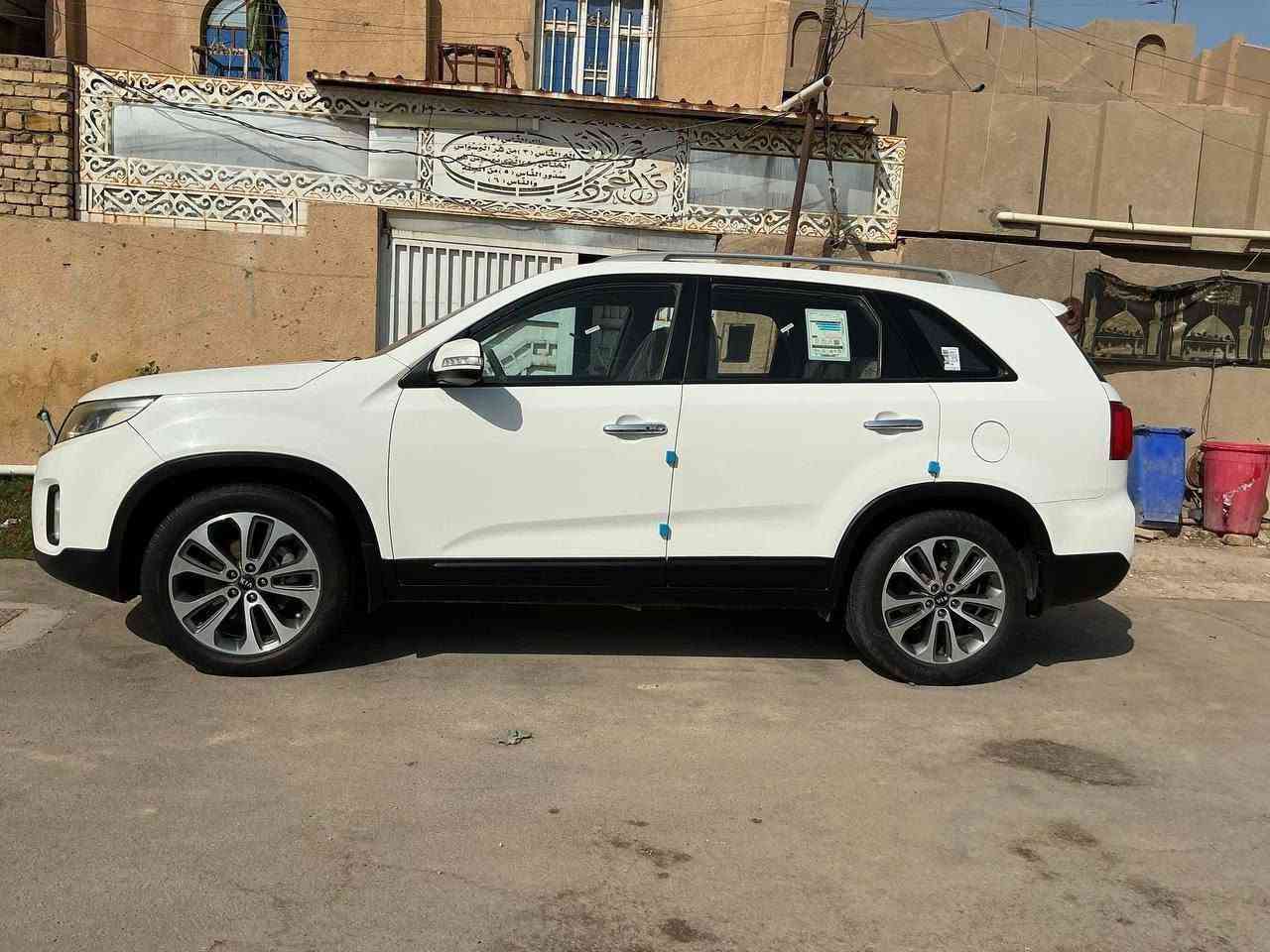 🚘 للبيع :سورنتو 2014 شكل  2015
🔹، وارد خليجي، فول ما عدا البانوراما.
🔹 7 راكب
🔹 محرك 6 سلندر
🔹 تبريد 3 قطع
🔹مثبت سرعه 
🔹 شفط + إشارات بالمرايات
🔹 بصمة تشغيل + بصمة أبواب وصندوق
🔹 بردات خلفية
🔹 حساسات أمامي وخلفي
🔹 كاميرا خلفية
🔹 نظام ECO وعادي
🔹 شاشة لمس
🔹 كشن السائق كهرباء
🔹 مشروع وطني، باسمي
🔹 بيها باب مرشوش
🔹 المحرك مبدل بيه كازكيت
💰 السعر:155 ورقة بيها مجال 
📍 المكان: ذي قار – قضاء الشطرة
📱 واتساب فقط: ***********
