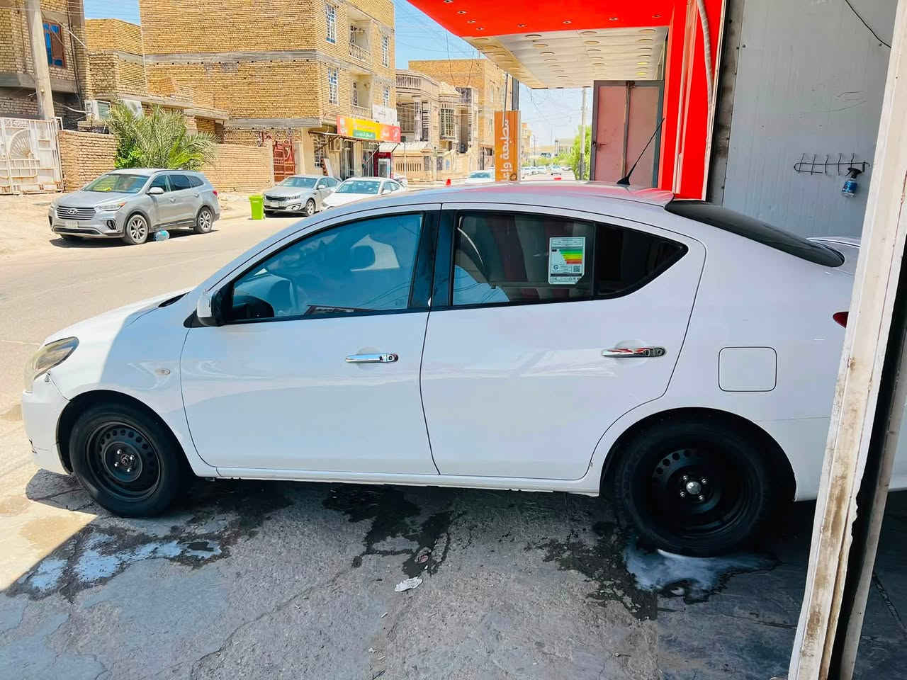 نيسان صني هندي ٢٣ معوقين ذي قار بعدله سنتين ونص وتصير حره
ضربته جاملغ امامي وطرف البنيد وبيه ضربه من وره راجعه بارد فقط
مكينه گير تبريد كفاله 
سياره بيه شاشه ومدوشمه جلد البيبان نايلون حراري 
كل نقص ما بيه 
ماشيه ١٠٠ 
السعر١١٣ وبيه  مجال بسيط 
استفسار ***********
مكاني ذي قار حي الأمير 
اقره المنشور وشوف الصور وتعال عامل مو تجي تكلي شبيه ما بيه

