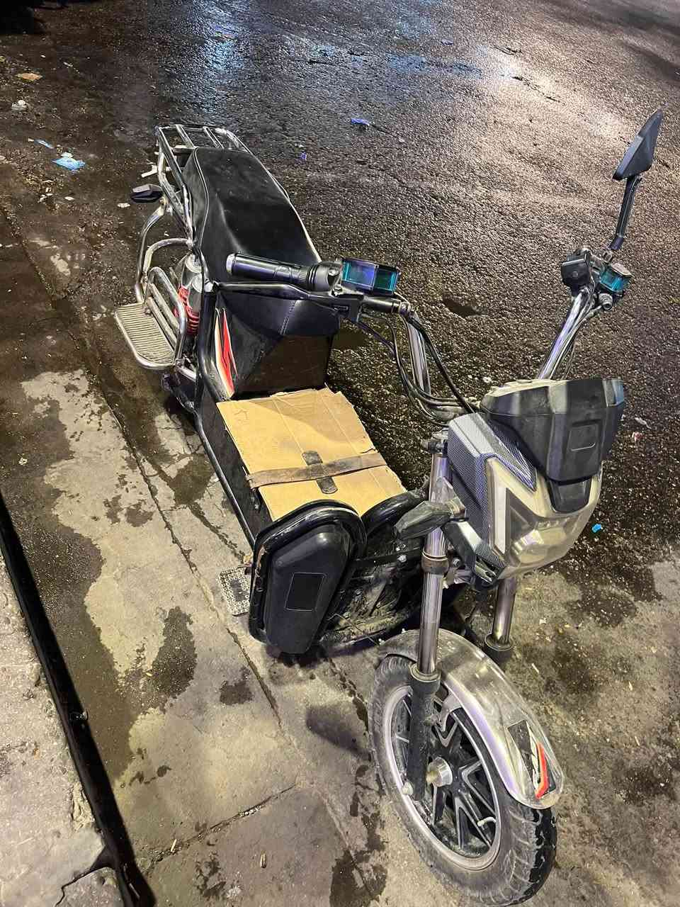 السلام عليكم عندي درجة شحن بيع مكانك بغداد بطارية جدد ٦ حجم ٣٨بطارية السعر ٣٥٠ شراي تصل رقم ***********

