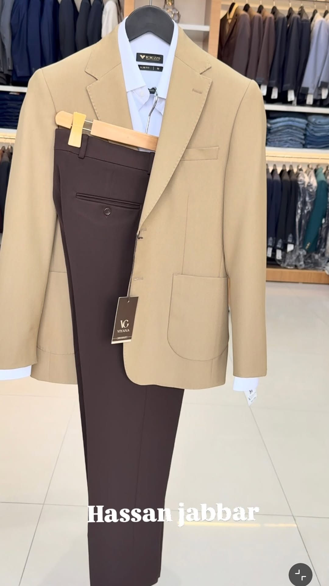 ⁨	#ازياء _حسن_جبار👔
#يوجد_لدينا_خدمة_توصيل_لكافة_أنحاء_العراق 
#اكسبلور_2020 #ناصريه_ستي #ازياء_المشاهير⁩

نص مكتوب في الصور:
- Hassan jabbar