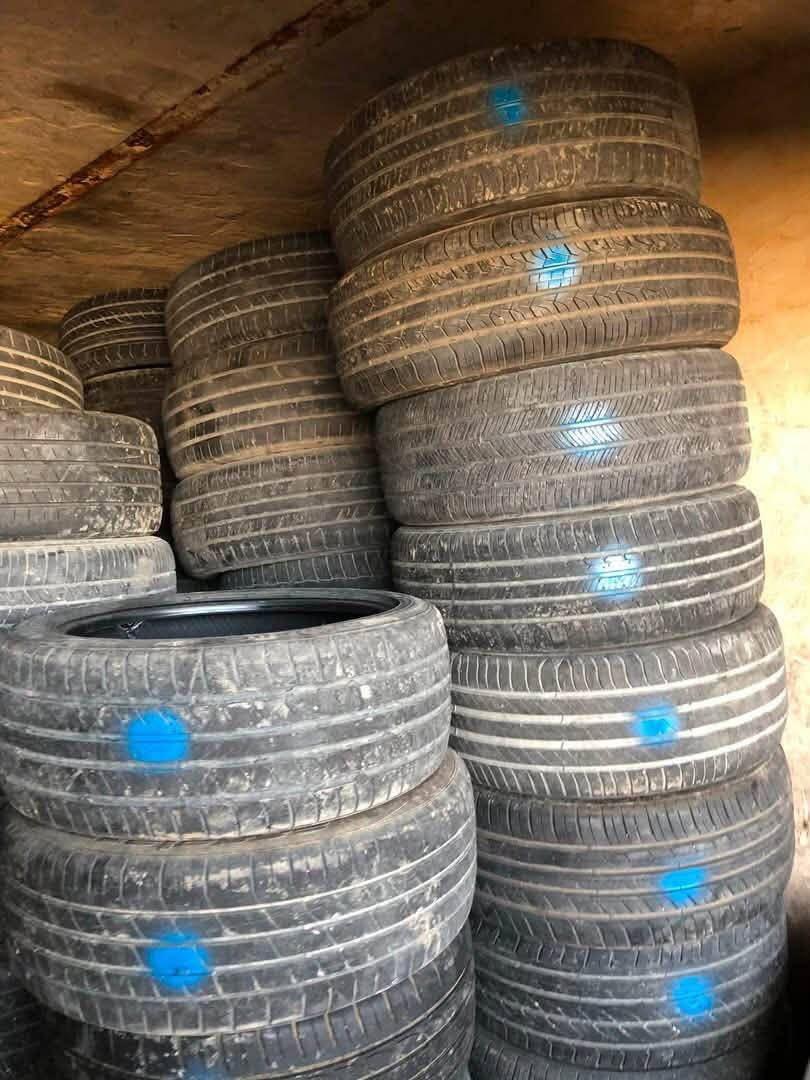 سلام عليكم خواني الطيبين تايرات مال فتح و شد  نضيف و كدامك الصور مبينه شوف بعينك شلع نبيع الرقام 12 13 14 15 16 17 18  و شلع نبيع ولا تاير يبقه الزوج ب 15 مكاني بغداد  رقم الهاتف ***********  تصل و بيك خير و تدلل  متواجد عل فيس و اتساب
