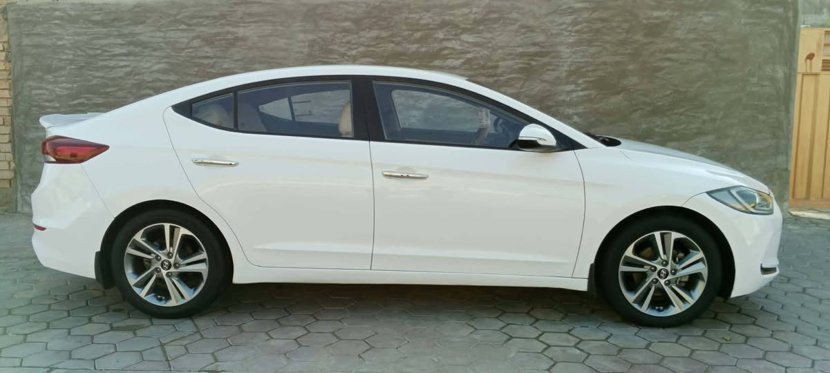السلام عليكم الانتره موديل 2018 خليجي سياره  مكفوله كير مكينه 2000 حداديه تبريد رقمه بابل سنويه جديد مكفولة من صبغ والضربه وتبديل فقط بارد باب سايق موضح بصوره مواصفات معروفه شاشه كامره فتحت سقف تحكم ستير السعر وباقي اتفاصيل  عله رقم‏  ‏ *********** ‏  مكلف بنشر. مكان السياره واسط ..
