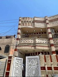 بيت للبيع مساحه 80متر واجهه 4نزال20 بناء 2017مدخلين استقبال ومطبخ وغرف...