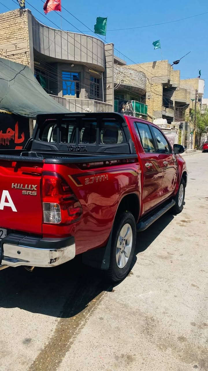 السلام عليكم 
هايلوكس كويتي 
موديل 2019    4X4
ماشيه 86 
تخم تاير دوشمه كشنات وارضيه 
ملاحظه بيهه بارد بل بدنة 
بكاني بغداد كفاءات الشماعيه 
رقمي ***********
درع امامي خلفي 
السعر 265وبيهه مجال بصيط
رقم بغداد بأسمي بغداد, العراق
