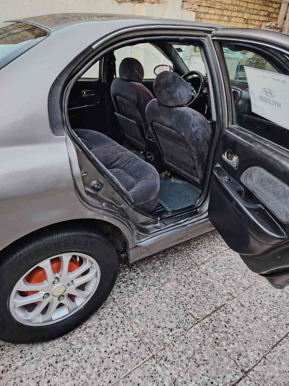 السلام عليكم سوناتا ٢٠٠٢ سياره جاهزه بيها طخات وتلحيضات السياره تبريد مكينه كير خير من الله  مكان السياره البصره تحويل مباشر اذا تريد السياره سعرها 50 وبياها مجال قليل موجود واتساب***********
