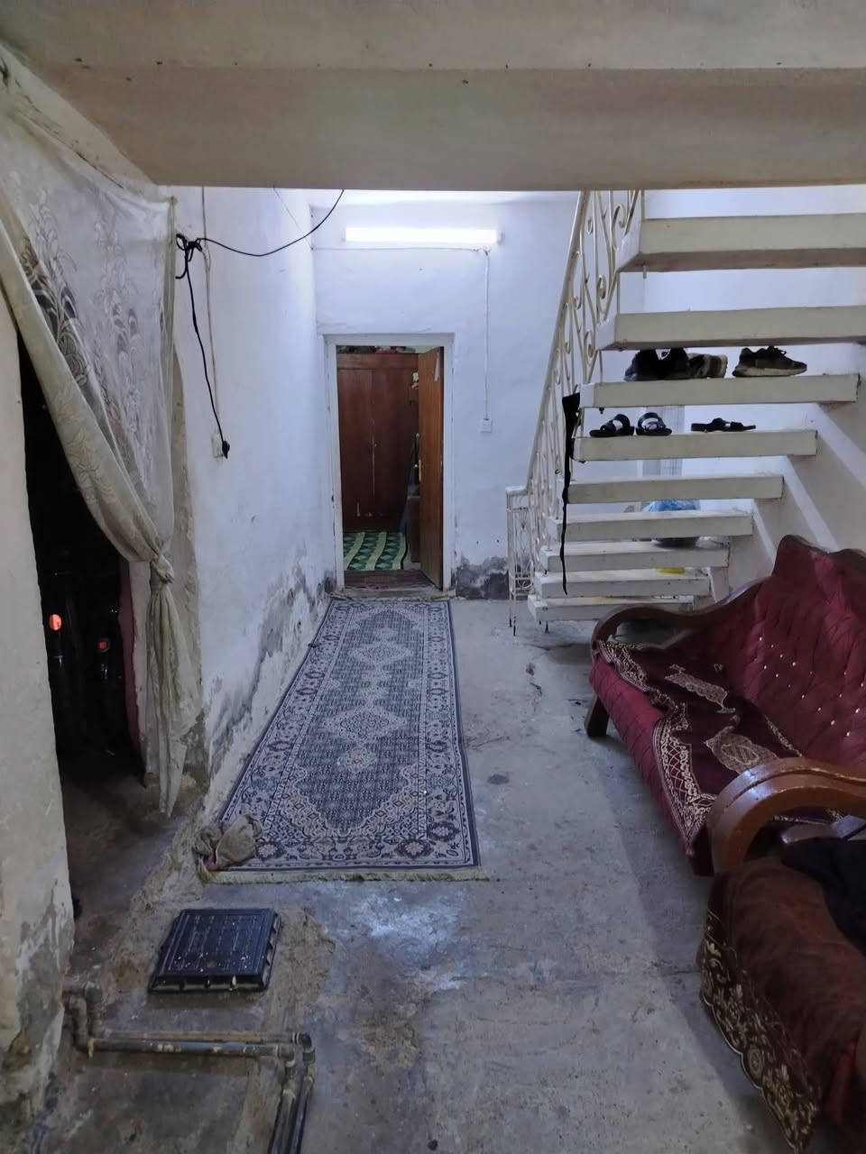 🏡 دار للبيع (يُعتبر تفليش)
📍 الموقع: بهرز – حي القادسية، على الشارع العريض، بالقرب من أسواق صباح الدليمي.

📐 المساحة: 220 م²
📄 النوع: طابو زراعي – سند 25.

✨ موقع مميز وقريب من جميع الخدمات، مناسب لإعادة البناء أو الاستثمار.

💰 السعر: مناسب.

📞 للاستفسار:
***********
