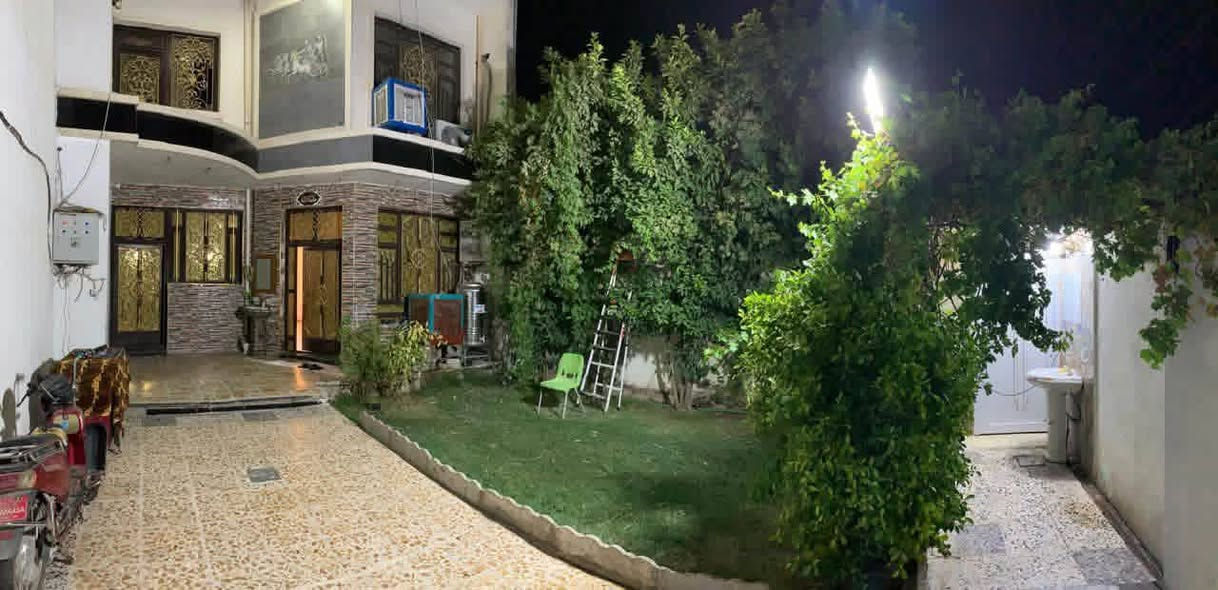 السلام عليكم ..
منزل للبيع في حي الرسالة شارع مصرف بغداد المساحة 205 الواجهة 7.5 النزال 27 يحتوي على غرف عدد 4 وصالة عدد 2 وحمامات عدد 2 وبيتونة طابق ثالث واستقبال الأرضية للطابق الأرضي كاشي مرمر والطابق الثاني سيراميك ويحتوي على حديقة وكراج سيارة السعر  170 مليون وبي مجال .
للتواصل : ***********
