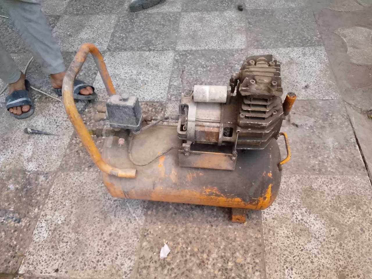 غراض للبيع
كتر قطع انجكو
كنبريسر شغال بدون صونده ومروحه  
دريل همر تام مستعمل قليل هوه وأغراضه كامله
دريل شحن لقمه 
دريل شحن عادي
دريل كهربائي انجكو 
كوسره تردديه جديده كامله هيه وأغراضه
مسدس طلقه 
سعر 250وبي مجال
مكان بغداد لتواصل***********

