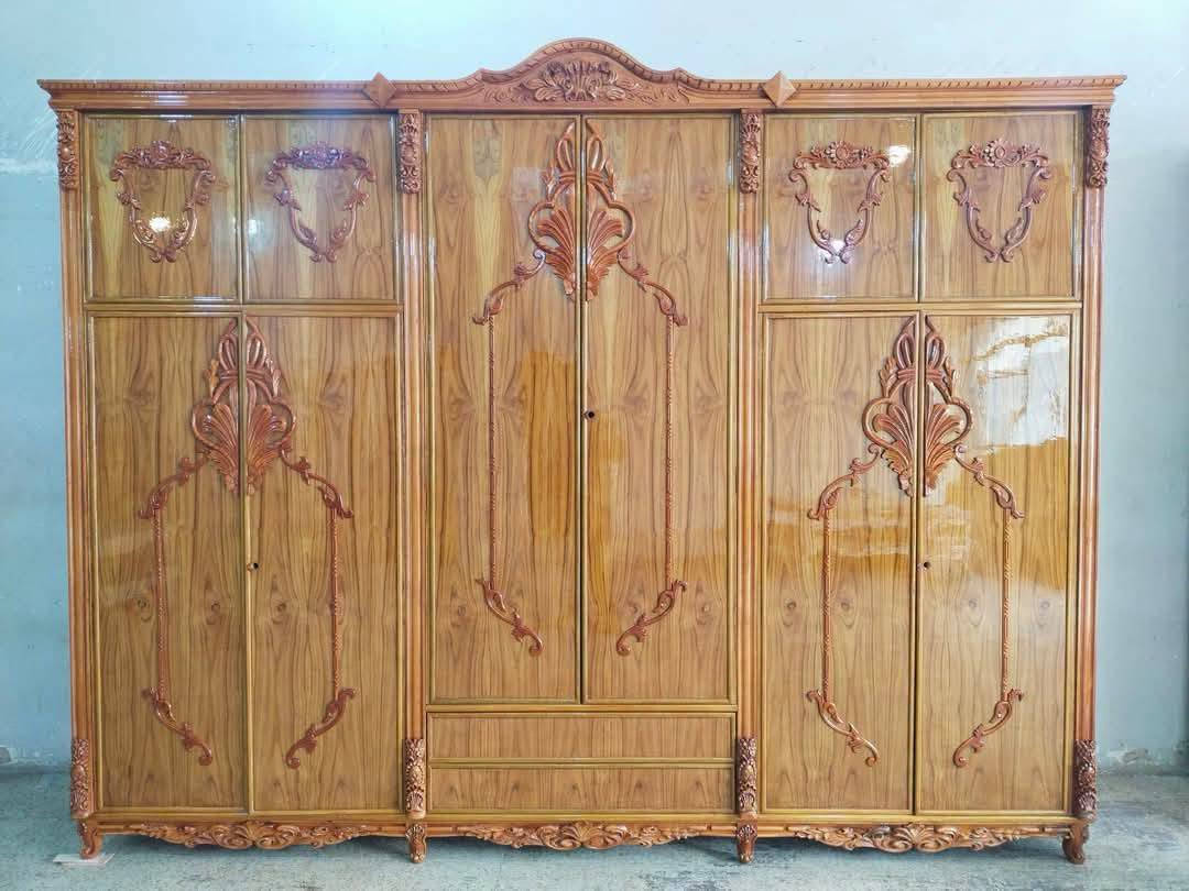 غرف نوم شغل درجه اولى داخل وخارج صاج الوجه 5ملم زان مصري يوجد لدينا احدث الموديلات السعر مليونين وربع شامل الشد والنقل التواصل واتساب او الاتصال ***********
