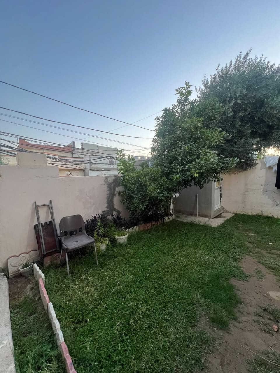 🏠 بيت للبيع

📍 الموقع: حي الأسرى – قرب جسر الرشيد
📐 المساحة: 200 متر
📜 نوع العقار: بلدية
📍 الموقع مميز، بداية الفرع العريض وأول فرع على إيدك اليسرى، وقريب من الشارع العام.

💰 السعر: 57 مليون دينار
☎️ للاستفسار: ***********
