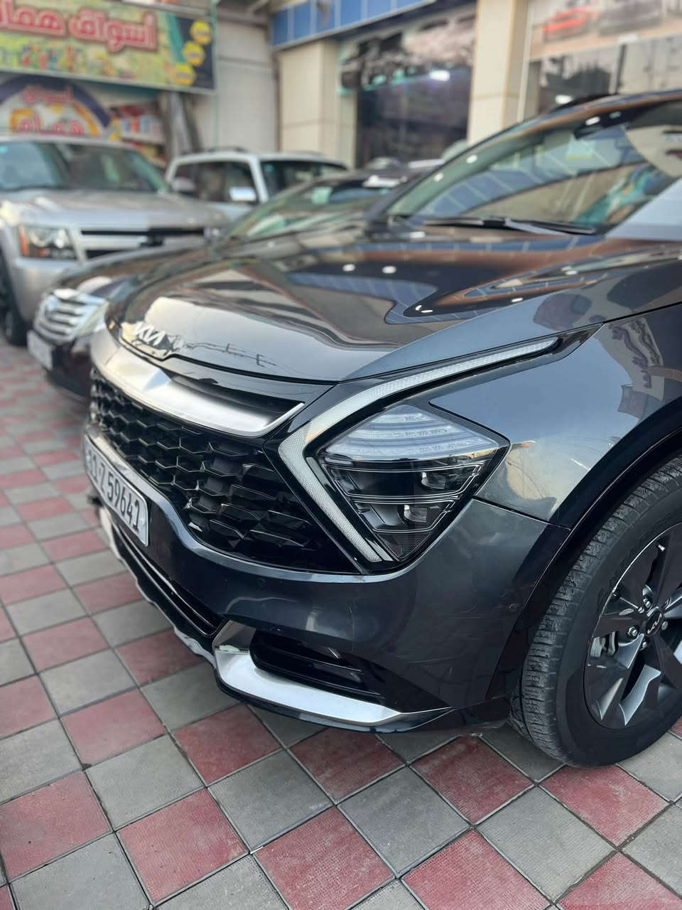 � للبيع Kia Sportage Hybrid 2023 🚘

🔥 برستيج – فل مواصفات – هايبرد 🔥

✨ موديل 2023
⚡ محرك 1.6 Turbo Hybrid
💪 قوة هايبرد تصل إلى 227 حصان
ممشاها 74.000 mi
🛞 AWD دفع رباعي
⚙️ أوتوماتيك 6 سرعات

🔝 فل مواصفات Prestige:
• فتحة سقف بانوراما 🌙
• شاشات 12.3 إنش
• شاشة عدادات رقمية
• نظام صوت Harman Kardon
• تبريد وتسخين المقاعد الأمامية
• ذاكرة كرسي السائق
• كاميرات 360° مع رؤية ثلاثية الأبعاد
• Blind Spot
• مثبت سرعة ذكي
• تحذير وخروج عن المسار
• أنظمة أمان متقدمة
• باب خلفي كهربائي
• إضاءة LED كاملة
• تشغيل بصمة + تشغيل عن بُعد
• Apple CarPlay / Android Auto
• جنوط أصلية 18 إنش

🔥 سيارة راقية، اقتصادية، وقوية… ومواصفاتها عالية جداً.

📍 الموقع: __________الانبار الفلوجة
💰 السعر: __________ 21.000$
📞 للاستفسار والاتصال: __***********

[السيارة كلين تايتل) بيها بارد ب باب خلفي عكس سايق بسيط في العراق 

لمن يبحث عن سبورتج هايبرد فل مواصفات… 
هذه فرصتك �
