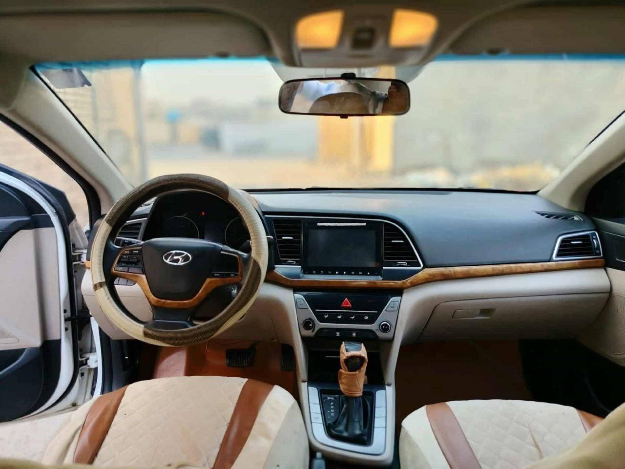 الانتره خليجي 2018 سوبر
رقم بغداد بسمي تحويل 
مكينه 2000 

مواصفات فول عده البصمه
حساس امامي
حساس خلفي
شاشه بلادي
نضام سبورت ونورمن و قتصادي 3نضمه
فتحه سلايت
مري شفط
5ويل كب كروم
تحكم ستيرن

السعر 110 بيه مجال قليل 
للستفسار واتساب *********** 
مكان بغداد
