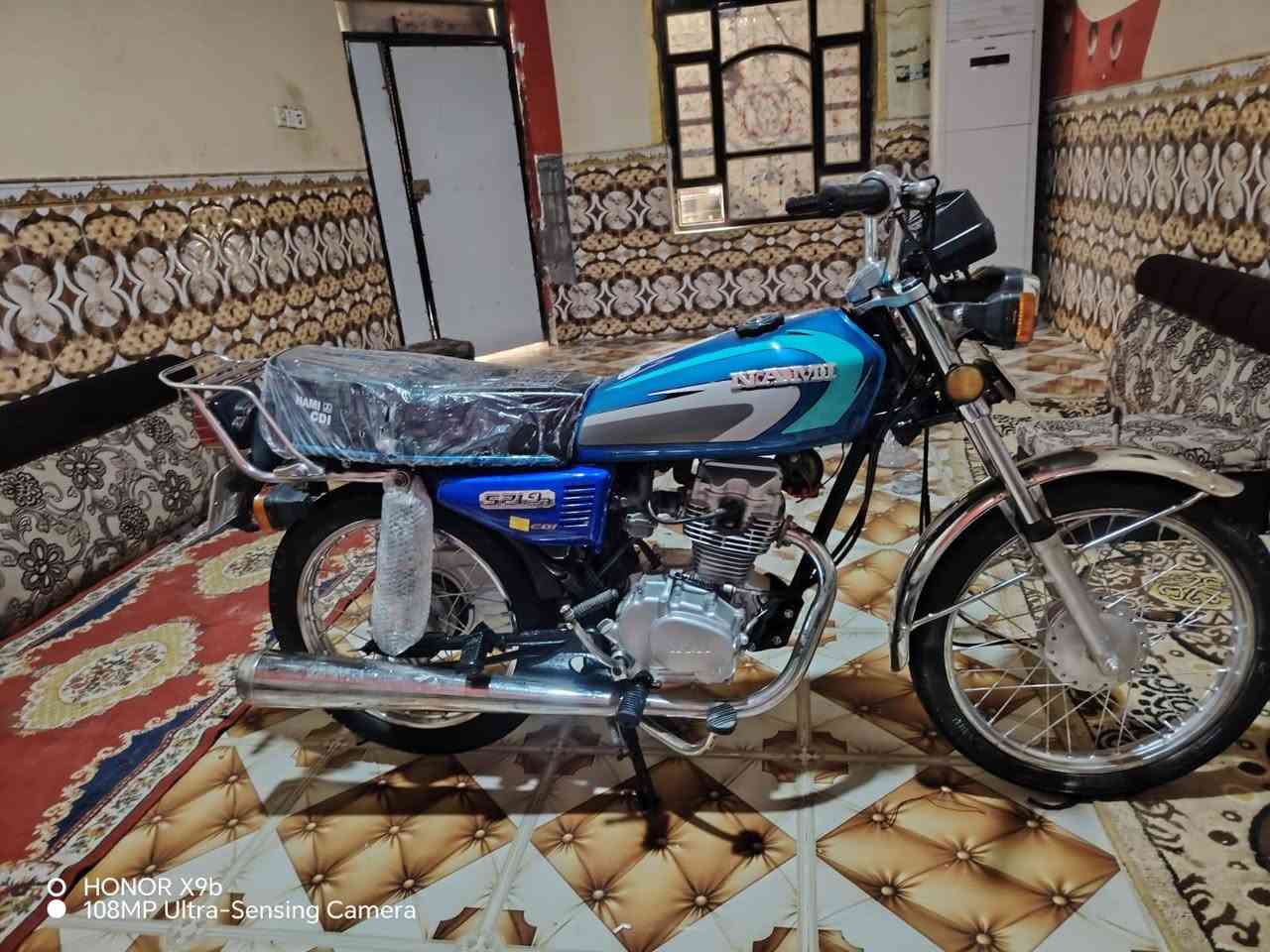 السلام عليكم دراجه نامه شلامجه أصلي دراجه 2024بلاديه برقي ما مفتوح كفال عامه كهربائيات شغاله رقم وسنويه إنكليزي بصرة إنتهاء السنويه 2030 تحويل ثاني يوم السعر مليون و850وبيهه شي قليل المكان بصرة الزبير رقم الهاتف ***********واتساب
***********اتصال

نص مكتوب في الصور:
- HONOR X9b
- 108MP Ultra-Sensing Camera
- O HONOR X9b 108MP Ultra-Sensing Camera