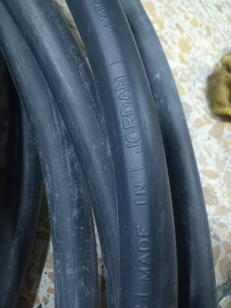 كيبل للبيع 4×10 طول 14متر اردني  استندر  العنوان  بغداد  الاتصال  ***********
