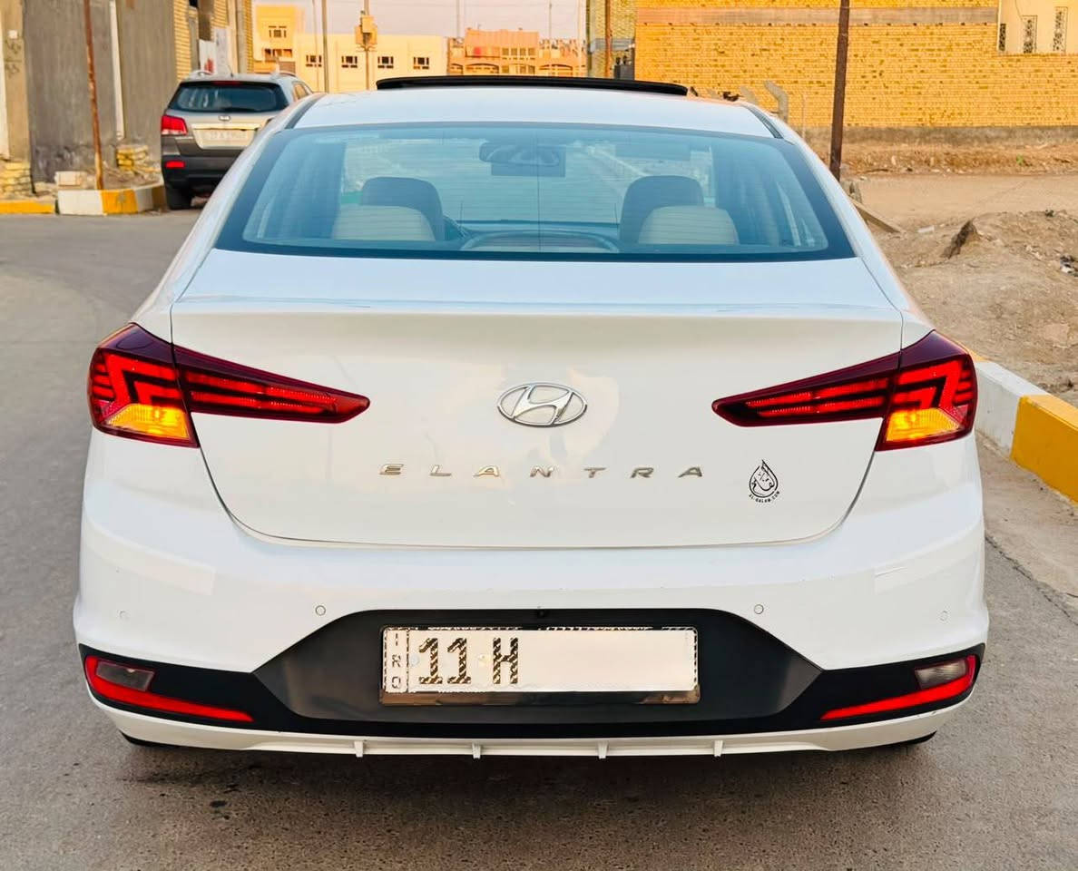 السلام عليكم
هونداي النترا  2020 خليجي  فول مواصفات 1/1 محرك 2000دوش مامفتوح حره تحويل مشروع وطني سنويه لل 2031 رقم بغداد الدولي  مكفوله من التبديل بيه صبغ جاملغ خلفي وباب  ماشي 150 حقيقي كير AT ست نمر المرغوب  المواصفات 
1- بصمه تشغيل وابواب وجنطه
2- فتحه سقف  طكتين سلايت 
3- شاشه كبيره كامره دواره 
4- داخل عسلي  
5- حساسات اماميه خلفيه 
6- ويل كب كروم 
7- بك لايت لد  
8- لايتات والكشاف LEd 
9- تحكم استيرن فول مع ثلاث انضمه قياده 
السياره جاهزه كير محرك حداديه تبريد  
السعر133للاستفسار  ***********مكاني ناصريه حي اور
