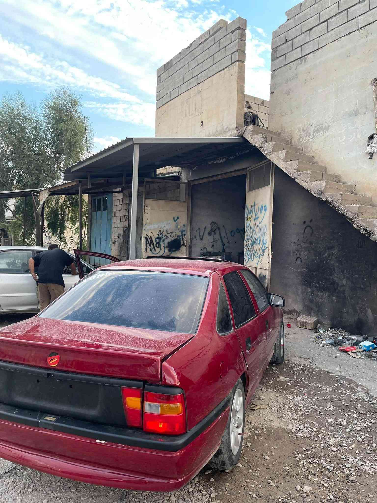 سڵاو لەماڵی گەنجان
ڤیکترا مۆدیلا ١٩٩٥ مەکینە ٢٠

بۆجوانی حیزامە 

گیرو مەکینە شەرت 

ئارم پلاستیک سلێمانی 

تەقەو رەقە شەرت  

لیدراو  شتی نیە  

سەیارەکە تابڵەی جوانە 

ژمارە *********** 

ماڵی گەنجان 🌹
شوین کۆیە
