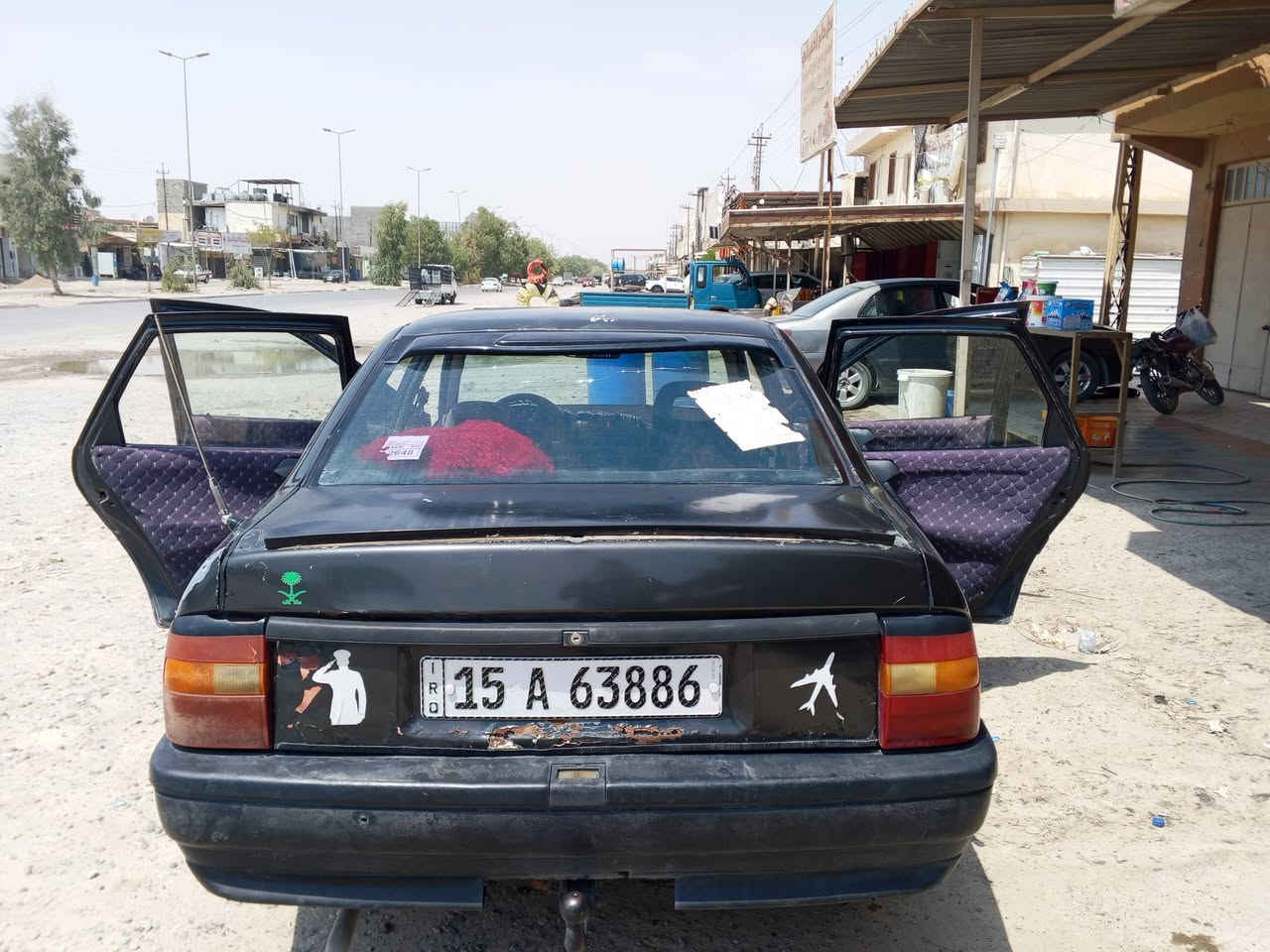 تره لون فيلي محرك 1600 شرط كير ومحرك لا تنقيص ولا تبخير بس صدرها تعبان السعر 20 ورقه 
الاتصال *********** مكان السيارة سامراء
