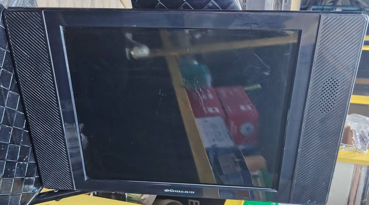 شاشه حجم 24
تشتغل على 12 فولت
السعر 25 قفل
مكاني زعفرانيه

