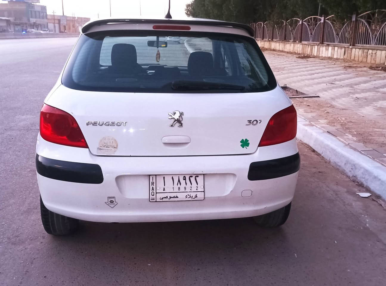 بيجو 307موديل 2006سياره عل وضع شركه مكفوله من كلشي كير محرك حداديه كهربائيات كله شغاله سنتر لوك جام كهرباء داخله جديد حيل  كتلوكات شركه وياه سياره ماتعبانه جديده بيه بخشم البنيد شبر صبغ فقط سنويه ساقطه  رقمه كربلاء مكاني بل الحله مركز المدينه سعره ٤٨ وبيه مجال حك الجيه ***********
