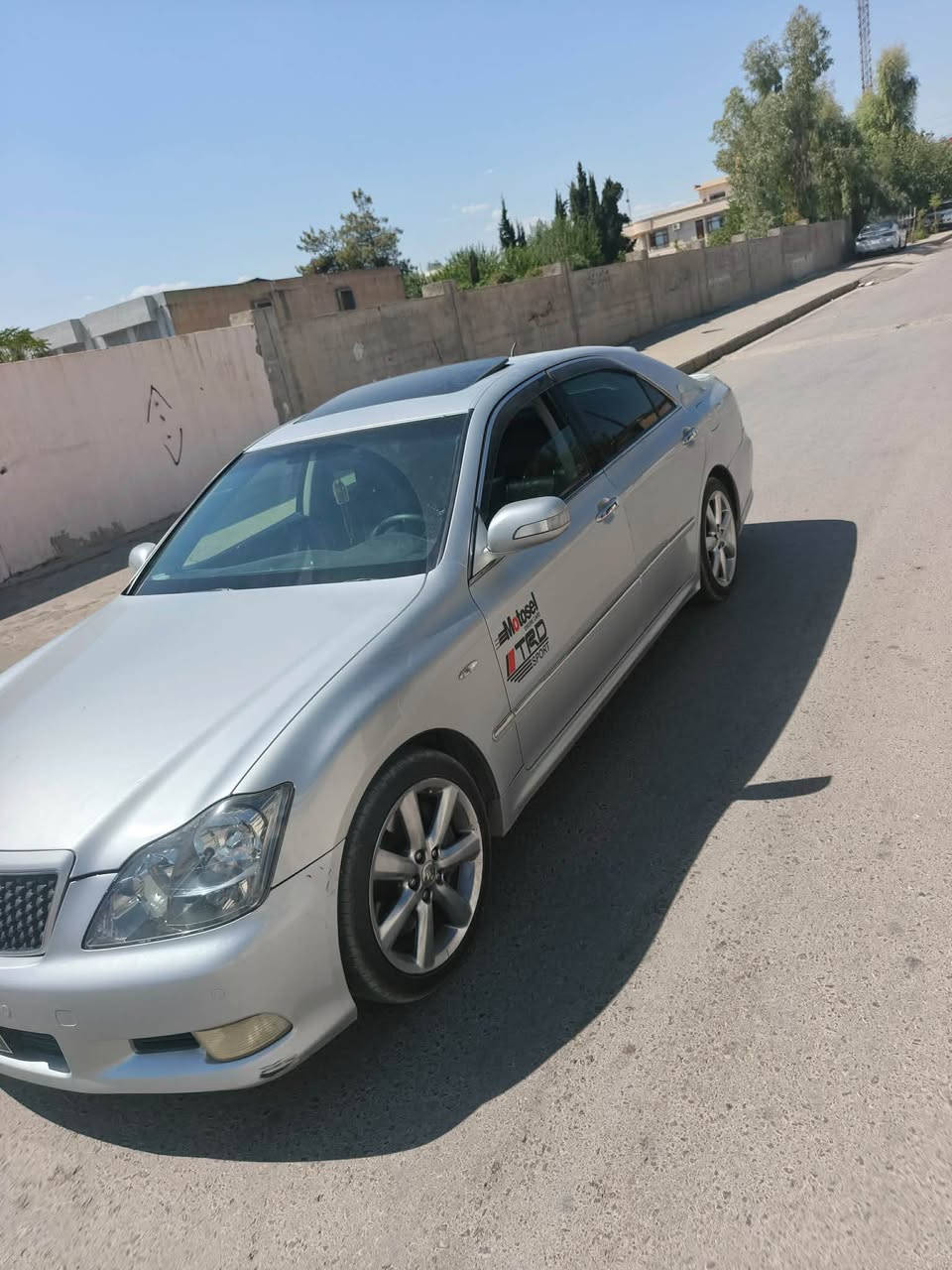 شاهینە ساخ ساخ
مۆدیل 2007
184بیانو بڕ
ناو ڕەشی ساج سوور
سێ دووگمە 
سلایت 
كه ڤه رگؤراوي يابان
ئاوینە ئیشارەت 
ئاوینە شەفت 
کوشن کارەبا 
تەبرید لە شوێنی خۆیا
تعدیل سورعە
شاشەو کامێرا
سوکان لێگزس 
ناوچەی کوێر 
چوار تایەی لۆکی لە ژێرە 
کودی بۆ کراوە 
شوئن حاجياوا رانييه
ژم:***********
