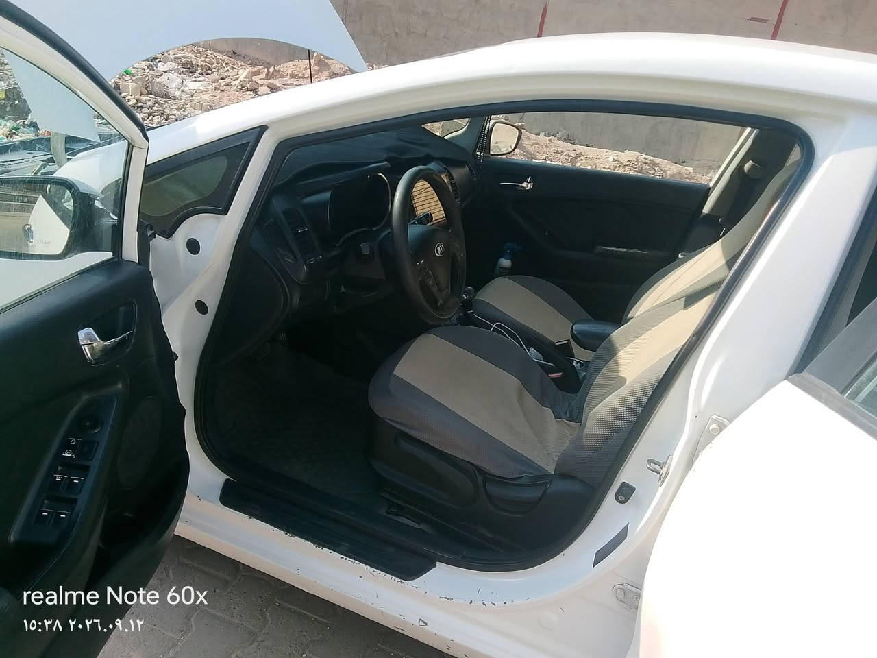 السلام عليكم
للبيع فقط 

سيراتو 14

اربيل

محرك 1600  ممفتوح 

شاشة 

تحكم ستيرن

تبريد قطعتين 

حداديه وسط

السياره بيه قطعتين 

وباب الصدر الأيمن نص

 منه مصبوغ

مع بارد شي بسيط

السياره بأسم كردي 

تريد تحويل او وكاله 

السعر. 93  وبيه مجال 

 بسيط 

تفاصيل أكثر اتصل على

 رقم صاحب السيارة 

***********
***********

مكلف بالنشر 

النجف الاشرف

