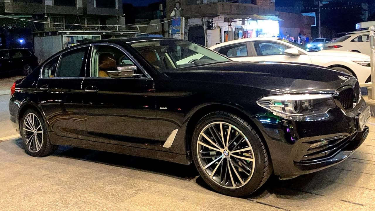 بيع فقط

السلام عليكم BMW حجم 530 وكالة العروش خليجي مديل 2017 فول مواصفات حتى الاغاني والصوت يعله ويتنصه بالاشاره فتحت سقف اناره داخليه 12 لون هواي مواصفات بيها وماكو لا كلوب ولاعطل ولامسج     خرسه متسمع لها صوت جداً ناعمه ماشاء الله 

السياره صارت بيها طخه رجع عليها ابو بيكم وهيه واكفه وضربها خشم البنيد فقط انصبغ على كد الطخه مبين قطع الصبغ  بدون داخل وبيها سونارات 2  وبيها بارد بالهلال مال جاملق الخلفي ممبين 

مبيها كل نقص بدون ايرباك السياره ميحتاج لها غير صبغ الدعاميه الاماميه فقط لن مشخطه 

رقم اربيل شبه مميز حلو السياره شرط تراي ل اربيل 

مكانها بغداد السيديه 

سعرها (((((((((((((((((((((.   225       )))))))))))

للاستفسار متواجد عام ووتساب *********** ابو يوسف بغداد, العراق
