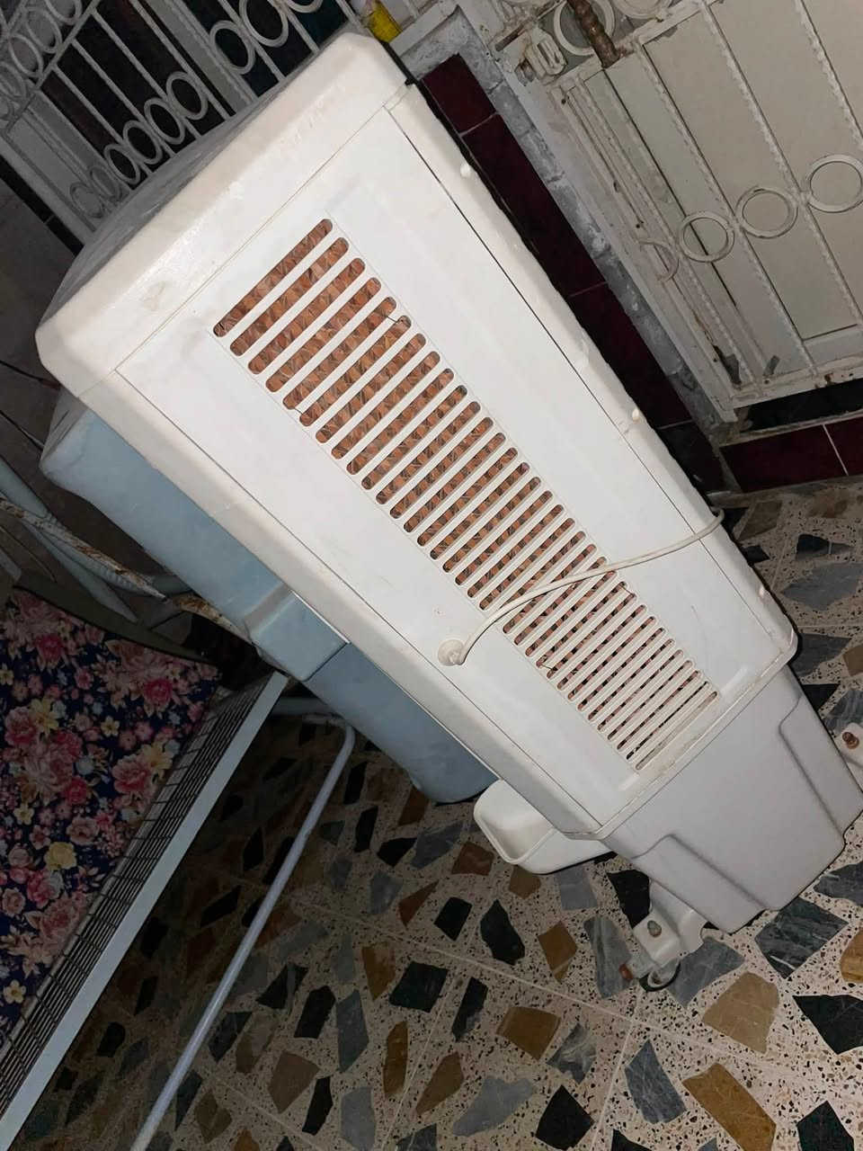 كونفيرة للبيع سعره
100الف بي مجال نضيفة كلش 

فقط سرعه ثابتة على رقم3
***********تواصل واتساب

