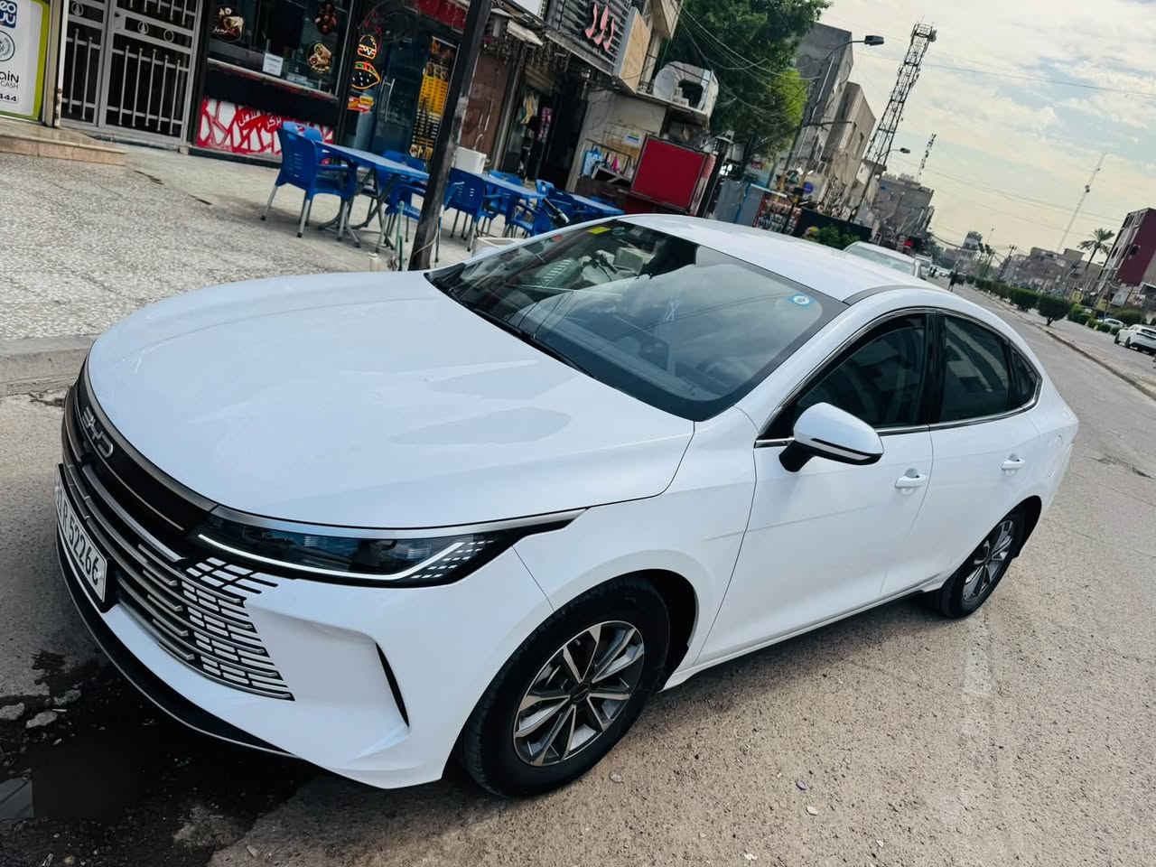 سلام عليكم
BYDدسترويل 
مكفوله من الصبغ و بارد وتبديل جديده بمعنه الكلمه 
ماشيه 9000 وشويه 
مكاني بغداد شارع فلسطين 
***********
اي ستفسار اني حاضر غير متواجد على الفيس بك 
 السعر 21,200 مليون وبيه مجال
