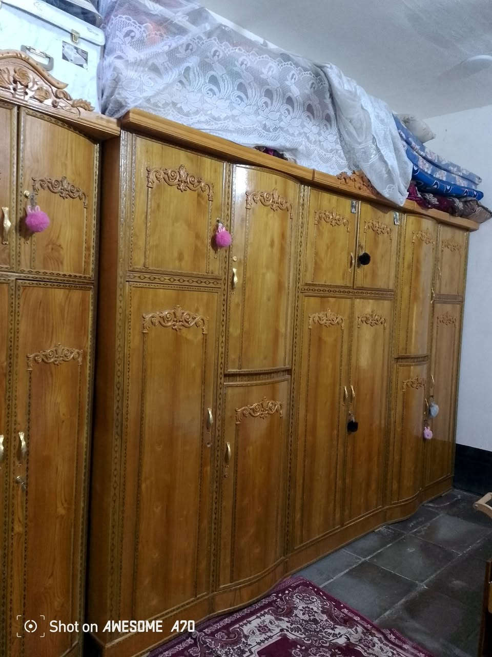سلام عليكم غرفه مستخدمه اخت جديده السعر 800وبيها مجال انتصل ***********

نص مكتوب في الصور:
- Shot on AWESOME A70