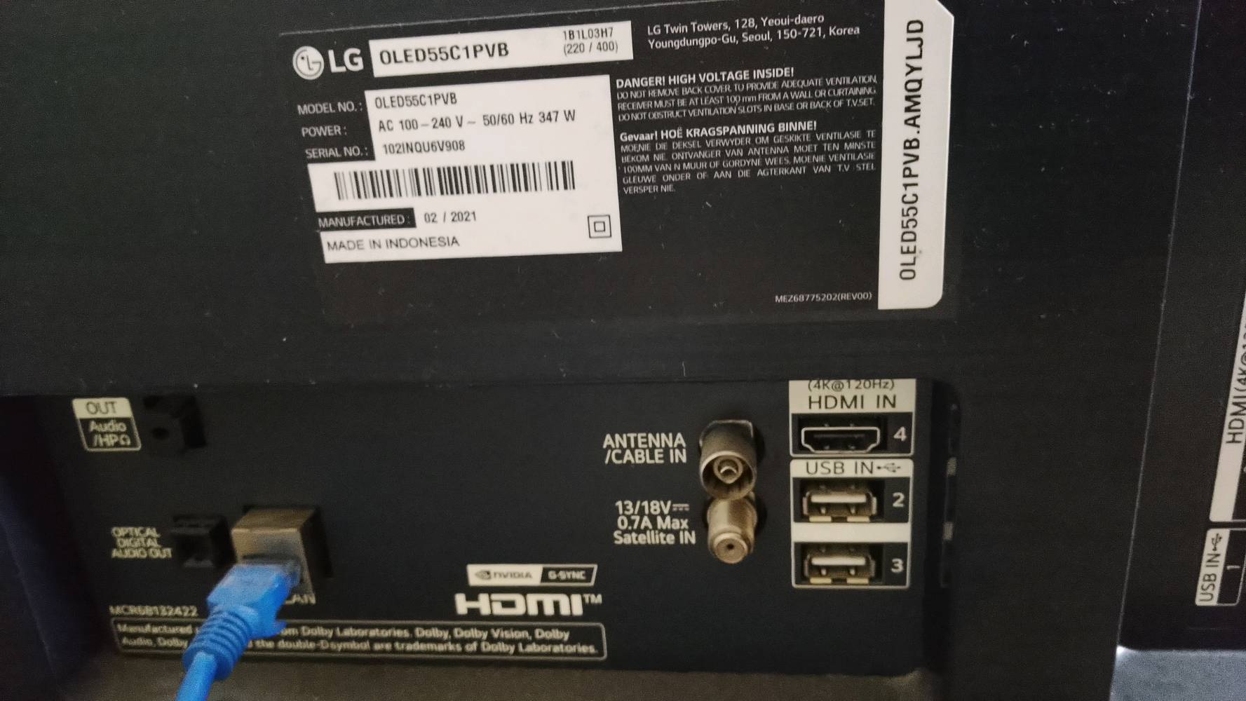 شاشة LG C1 OLED
الحجم 55 انج 
نظيفه جدا وكل الملحقات وياها
الريموت الأصلي والستاند/القاعدة موجودات كاملات؟ وهل الكارتون بعده عندك؟: 
نعم
هل بيها أي خدوش أو ضربات بالجسم الخارجي أو على الشاشة نفسها؟: 
لا
وين موقعك بالضبط حتى المشتري يگدر يستلمها؟: 
بغداد حي الجهاد 
السعر شكد؟ وهل قابل للتفاوض لو نهائي؟: 
950.000 وقابل للتفاوض