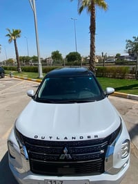 اوتلاندر 2023 PLUG-IN-HYBRID تو كلر فئة RALLIART رياضـية   سبعة راكـب ...