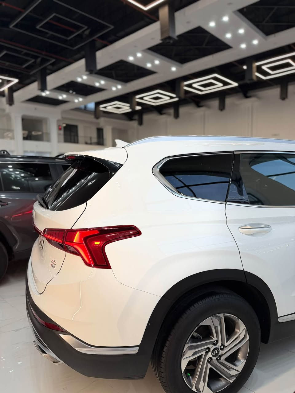 معرض مثنى موفق اربيل قرب شارع 100
***********
Hyundai Santa Sel 
2023 امريكيه
محرك 2.5 بدون توربو
كشن جلد كشن حار
5 كامرات
بانوراما 
صندوق كهرب
سياقة ذاتيه 
ماشيه 64000mi
‏بدون صبغ السياره 
فقط تعديل بلجاملغ الامامي 
بدون دواخل ايرباك برده فقط
مرقم اربيل وجاهز 

#سيارات #سنتافي #هواندي #SEL #عراق #اربيل #معارض #معرض #كوري #سيارة #ابيض #امريكي #امريكية #سوق #بغداد #موصل #ترند #متابعه #فولو #فولو #دهوك #محافظات

