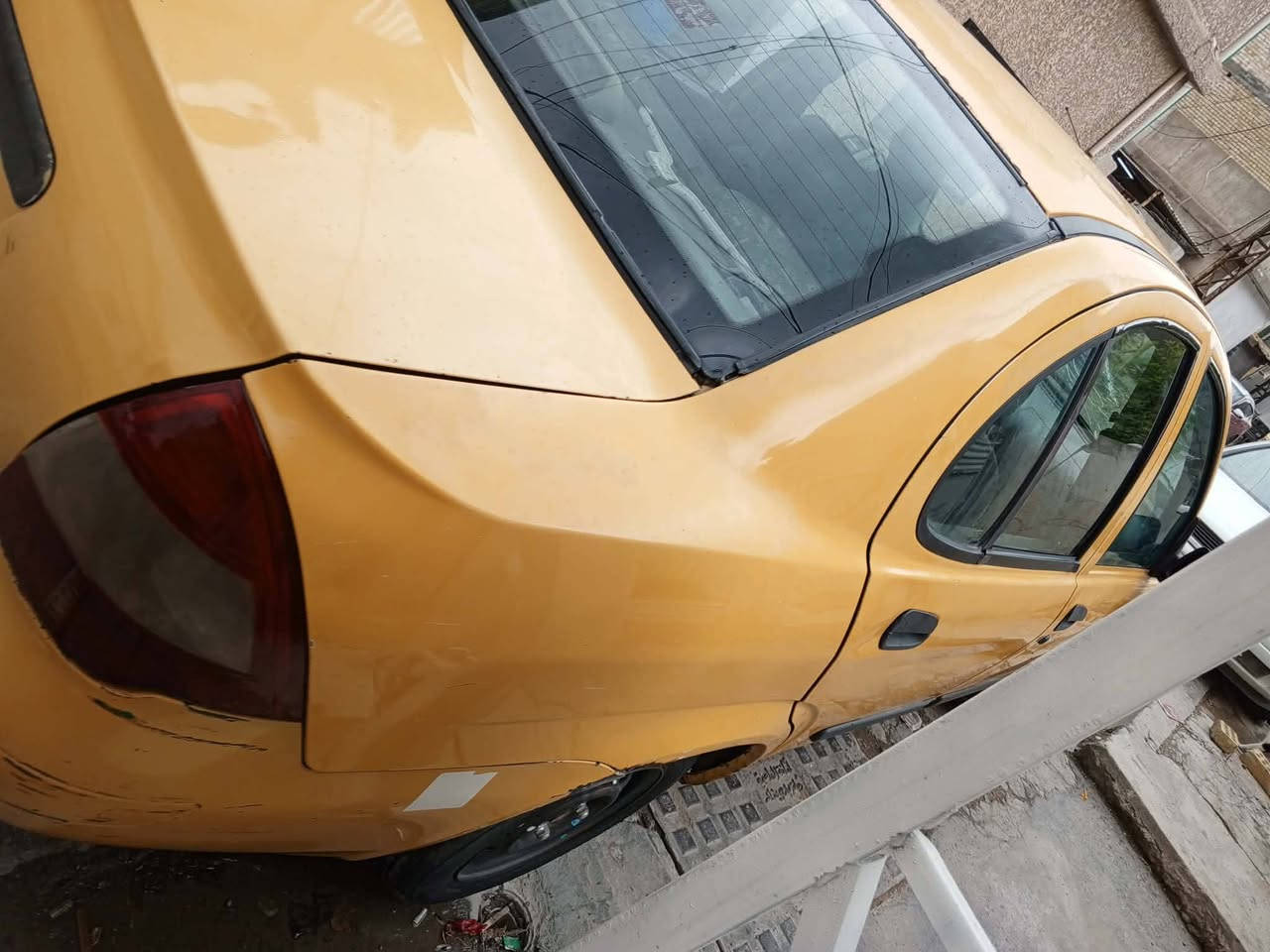 بيع مستعجل ..
السلام عليكم سيارة طيبة ٢٠١٥ للبيع السيارة كير مكينة خير من اللة وتبريد نعمة سيارة رقم بغداد بس مكينة صاير بيهة شوية تنقيص السعر 30  مكان بغداد الدورة الاستفسار خاص او على الرقم *********** او ***********
