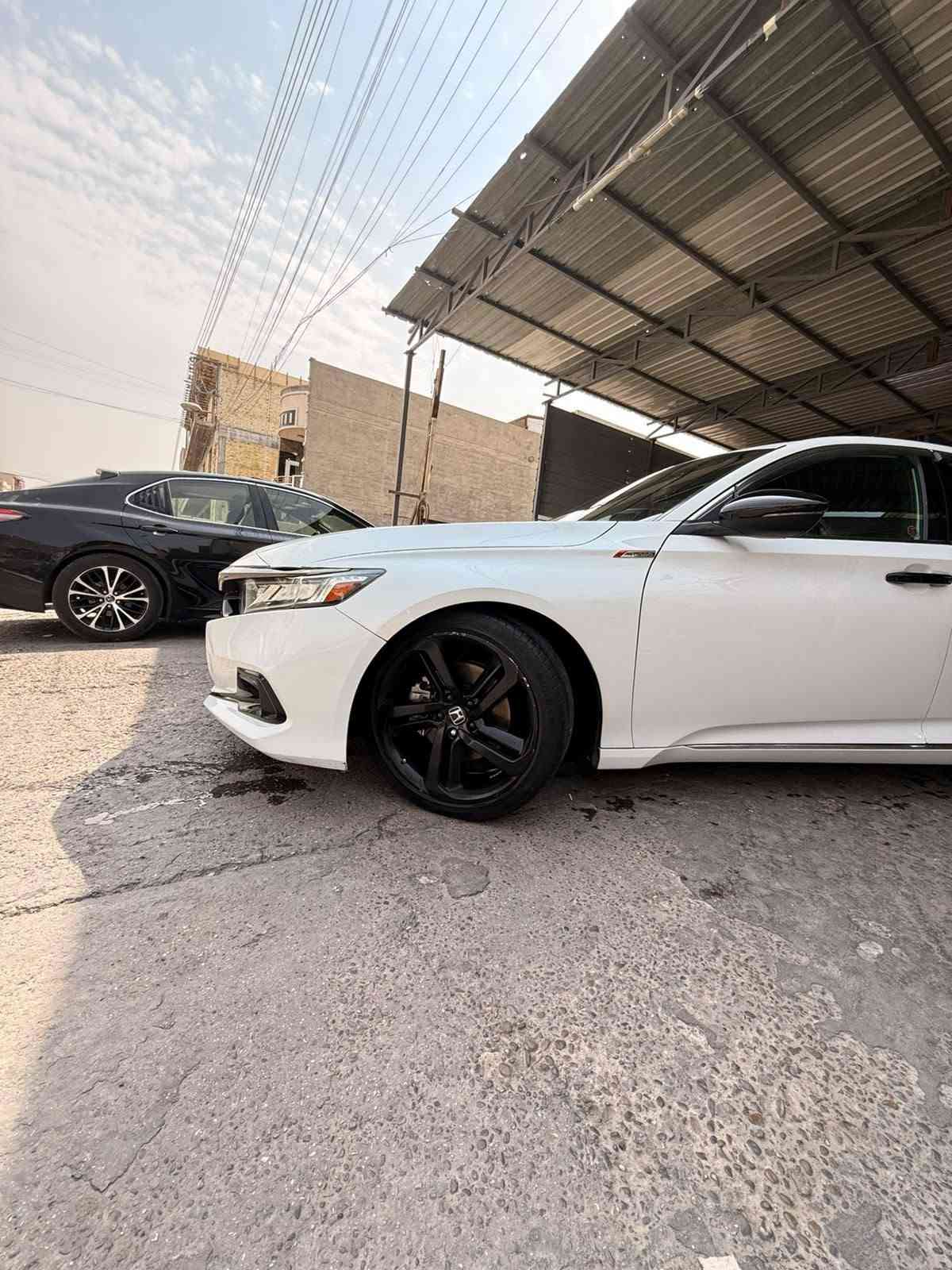 اكورد ٢٠١٩
وارد أمريكي 
ابيضّ
محرك ١٥٠٠تيربو
سبورت
***********
