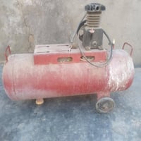 كمبريسرات ٥٠لتر • عدد ٢ • واحد شغال