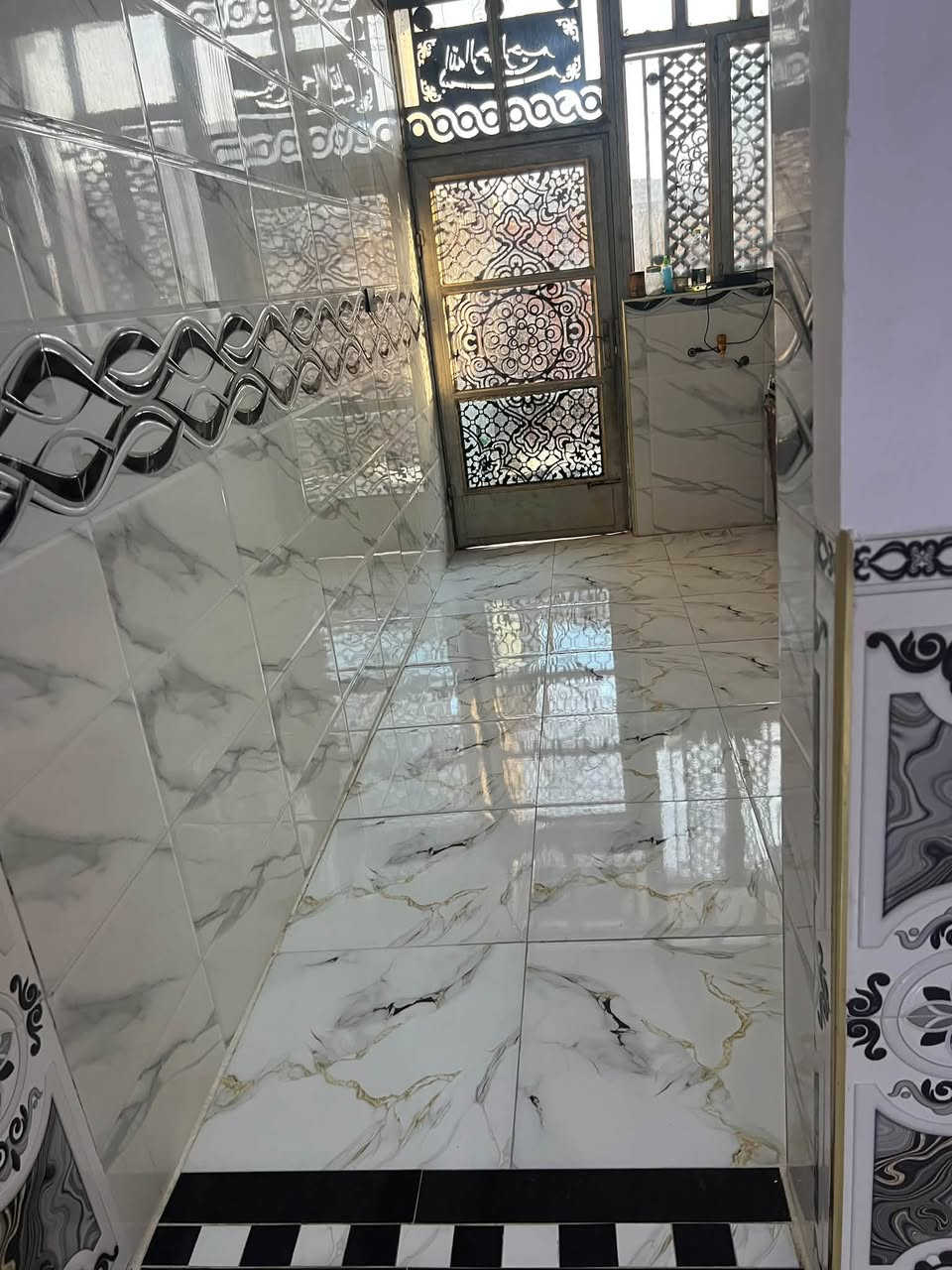 بيت للبيع جبيل وراء مجمع الريحاب منطقة السد المساحة 125م طابو زراعي السعر 43 مليون وبي ومجال البيت موكامل اكو نواقص للطلب والاستفسار عبر هذا الرقم ***********
