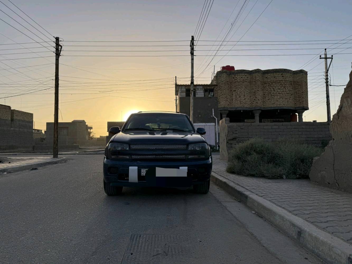 سيارة بلايزر LTZ اعلى فئة بالبلايزر موديل 2002 السيارة كلين تايتل مكفولة كفالة عامة عدا طخة بسيطة بالباب الخلف شخط 
كهربائيات كله شغالة السيارة على وضع الشركة كلشي بيها بلاد مانقصها شي بس التبريد وكف وماعرف شنو السبب لان ما اريد اخذها لمصلح