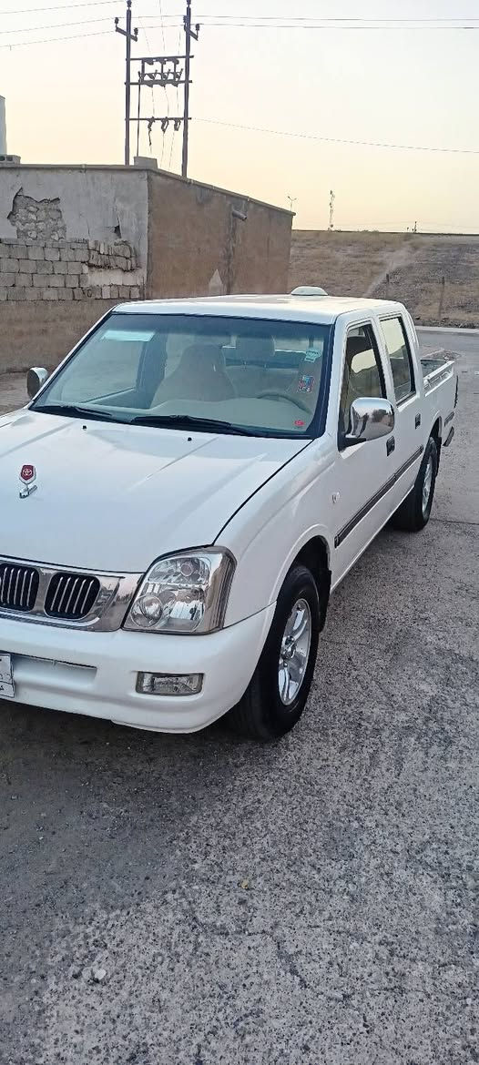 موديل 2005
محرك بيلاد 
به س بوينت صبغ 
ده فتر بنزين موجود 
سنوي مشروع وطني 
سعر 48 مجال 
***********
