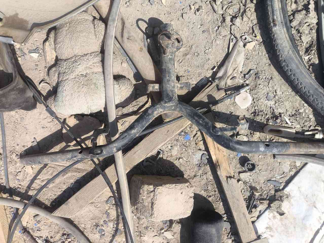 سلام عليكم 
غراض للبيع 
١ مكينه ماكس عدله شرط الفحص نضيفه كلش 
٢ صالنصات وحده بلاديه وحده افم اصليه 
٣ عقوله ماكس شرط الفحص 
٤ تزويد هم
٥ سكانات عدله منغولي بلادي 
٦ شاصي ماكس عدله مكفول نضيف
٧ كفرات ماكس عدله لون ازرك نضيفات اصليات 
٨ قباقه هندر عدي ٥ نضاف اصليات
٩ سدر كامل تزويد نضيف كلش
هاذه رقمي ***********
مكان ناصريه مركز بلتضحيه
