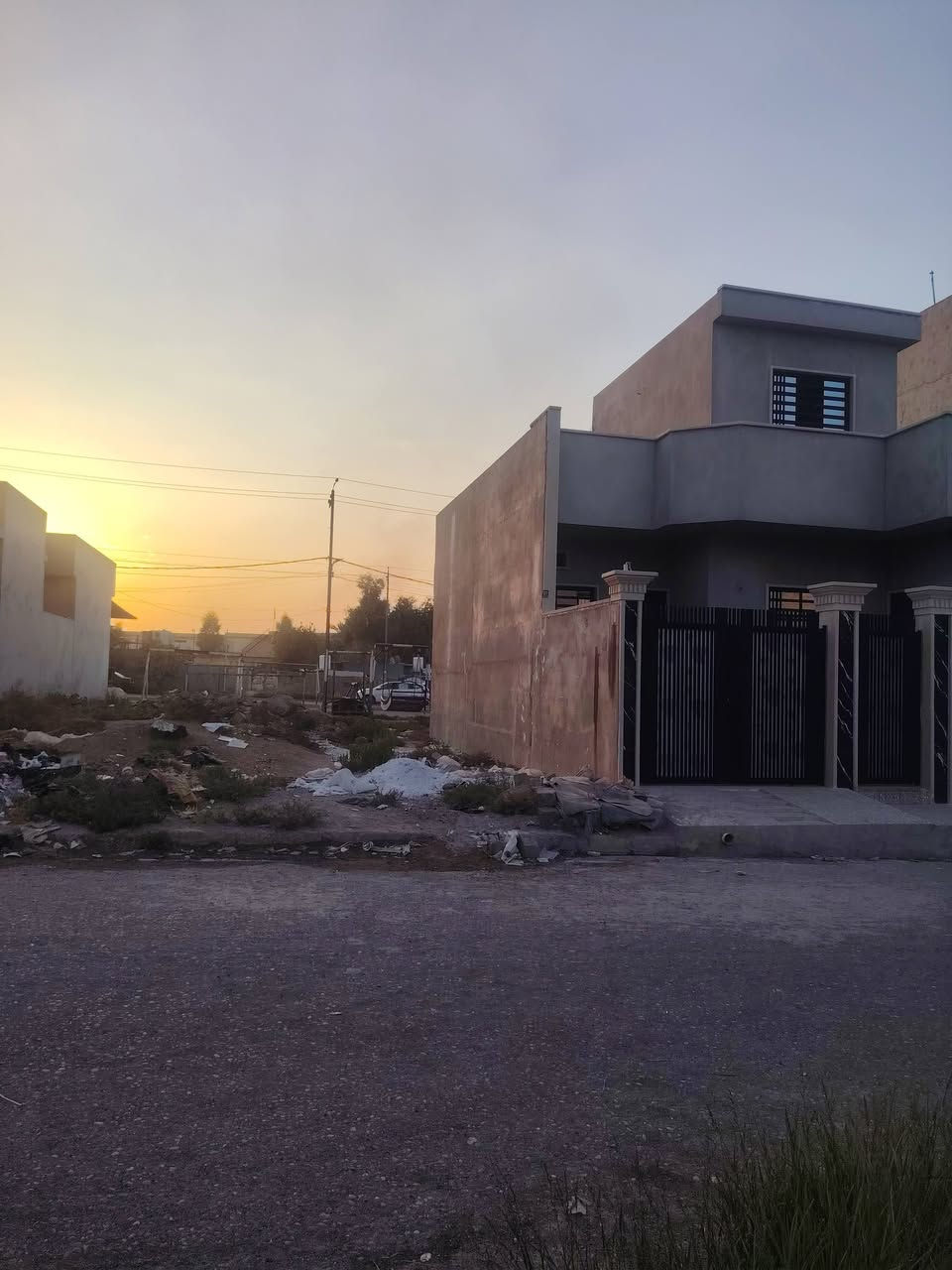 بيع مستعجل ارض لبيع موصل حي الانتصار🏠 شارع 30 مقابيل اسواق حسام 👉 مساحه يبيع منهه 100 متر 👉👉 5 في 20
تبعد عن شارع التجاري 10 امتار 
سعر 37 وبيهه مجال 🗒️سند 26
وكاله 26 سند طابو الزهور شرط 
التحويل الاستفسار مكتب ابو صفوان للعقارالاتصال عل ارقام تاليه 👉👉👉👉👉
*********** وتساب☎️ 
*********** وتساب☎️

نص مكتوب في الصور:
- مكتب أبو صفوان للعقار بيع وشراء الدور والأراضي سكني - تجاري - زراعي *********** - *********** ابو محمد الدليمي *********** - *********** ابو وسام الدليمي