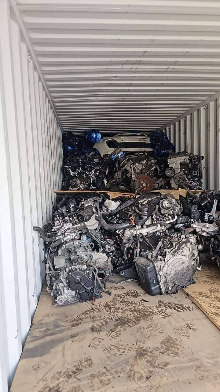 السلام عليكم يتوفر محركات ازيره 3300 و 2700 اكو عروض بيهن العنوان الديوانيه حي الصناعي مجمع عدي البديري ***********
