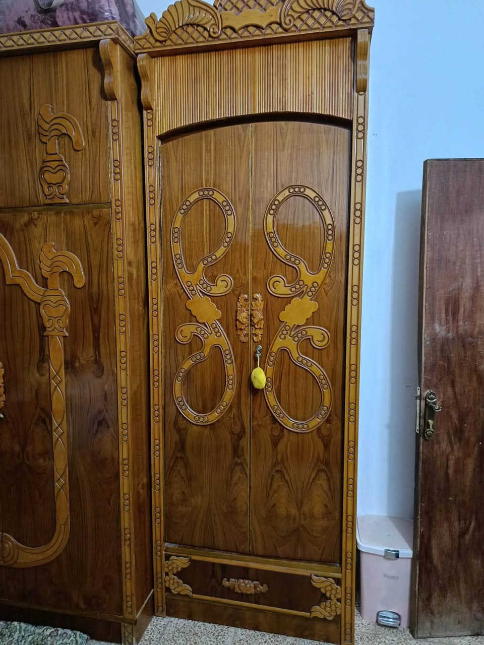 سلام عليكم اخوان غرفه خشاب صاج الصلي للبيع سعر مليون 900الف وبيها مجال حك جيه
مكان الغادسيه شارع دفاع المدني 
رقم تلفون *********** واتساب فقط
