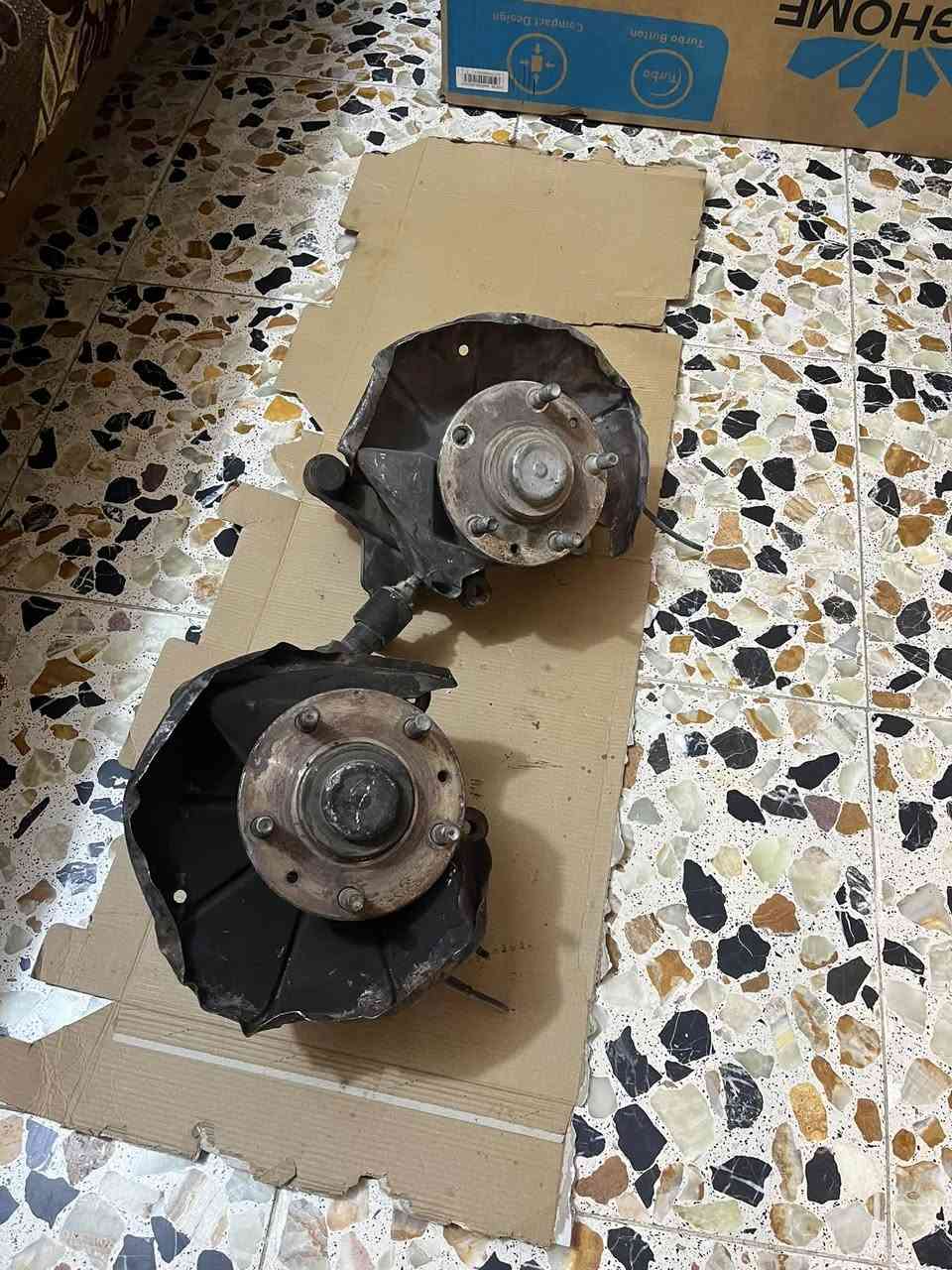غراض مازدا فاصوليا
مشط استيرن مال حاوية السعر 150
اسطاب اكسل مال حاوية امامي كامل مع الفلنجة ودرام شفت سعر 30
زوج اسطاب اكسل خلفي مال حاوية سعر 40 
زوج بوربرن امامي اصلي ياباني سعر 30 
شمعات امامي خلفي سعر 20
بوش طبلة مال طبيلتين سعر 20
ديلكو S5 مرات ينطي نار ومرات يكطع نار سعر 30
دعامية خلفية سعر 15
هاتف ***********
بغداد
