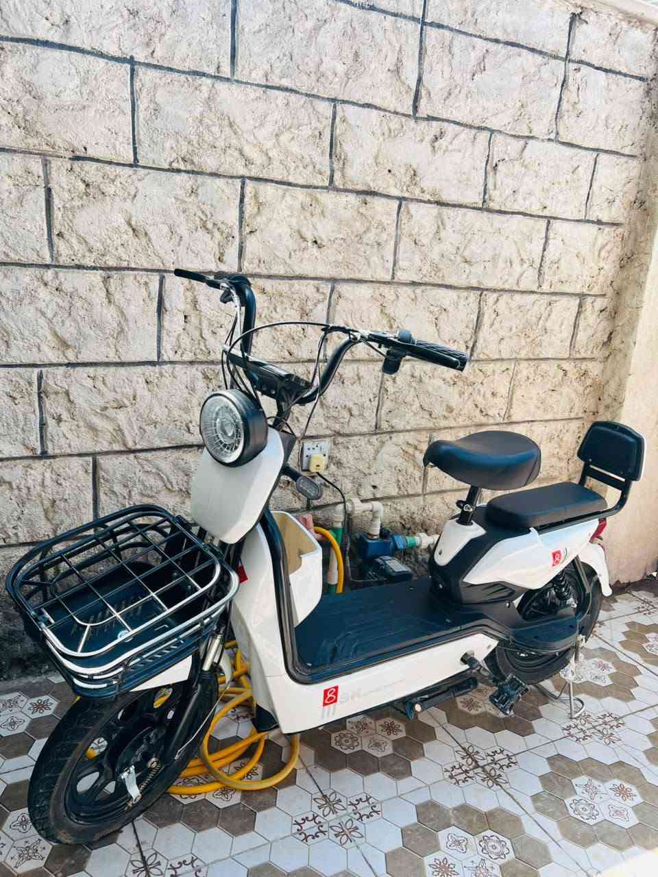 دراجة شحن 2026 5 بطاريات صارلة شهر من اشتريتة استخدام قليل سرعة 60
مكان بابل سعره 300  للاستفسار *********** واتساب
