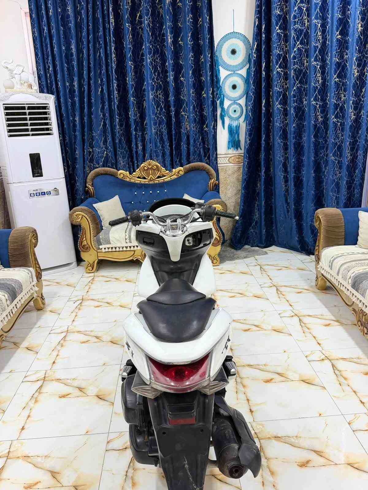 سلام عليكم دراجه بي سي اكس جيل الاول ياباني اصلي نوزل خطين ستان كهربائي حساس زدحام شلعه معدل خير من الله دراجه مال رمبه مكفوله كفاله عامه كهربائيات كلهه شغاله اي نقص مابيه دراجه جديده بلاديه ما مفتوحه السعر مليون 250 وبيه مجال المكان بغداد الدوره ابو دشير الرقم ***********
