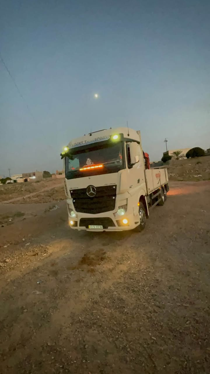 شاحنة • للبيع