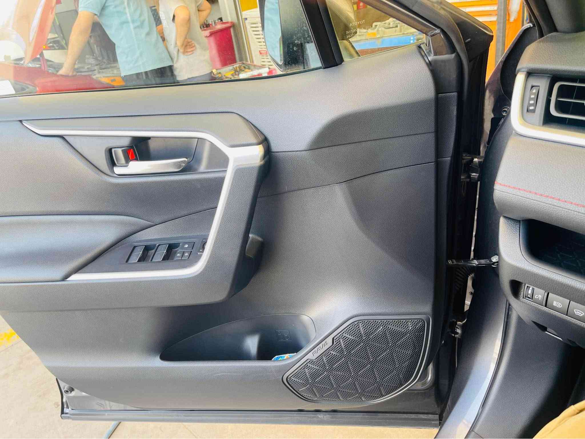 27900$
*********** كركوك, العراق

نص مكتوب في الصور:
- Crop
- 6:55 91 carfast.express CARFAST CAR FROM USA Iraq Make, Model, VIN or Lot No. Archived Lot. Auction ended on 27.10.2025 Car from USA -Car Auto Auction -Toyota -RAV4 -2024 2024 Toyota Rav4 prime se SE 2.5 VIN JTMAB3FV0RD208937 CARFAST CAR FROM USA 360 Spin LOT # 80494475 See the price Ask 4
